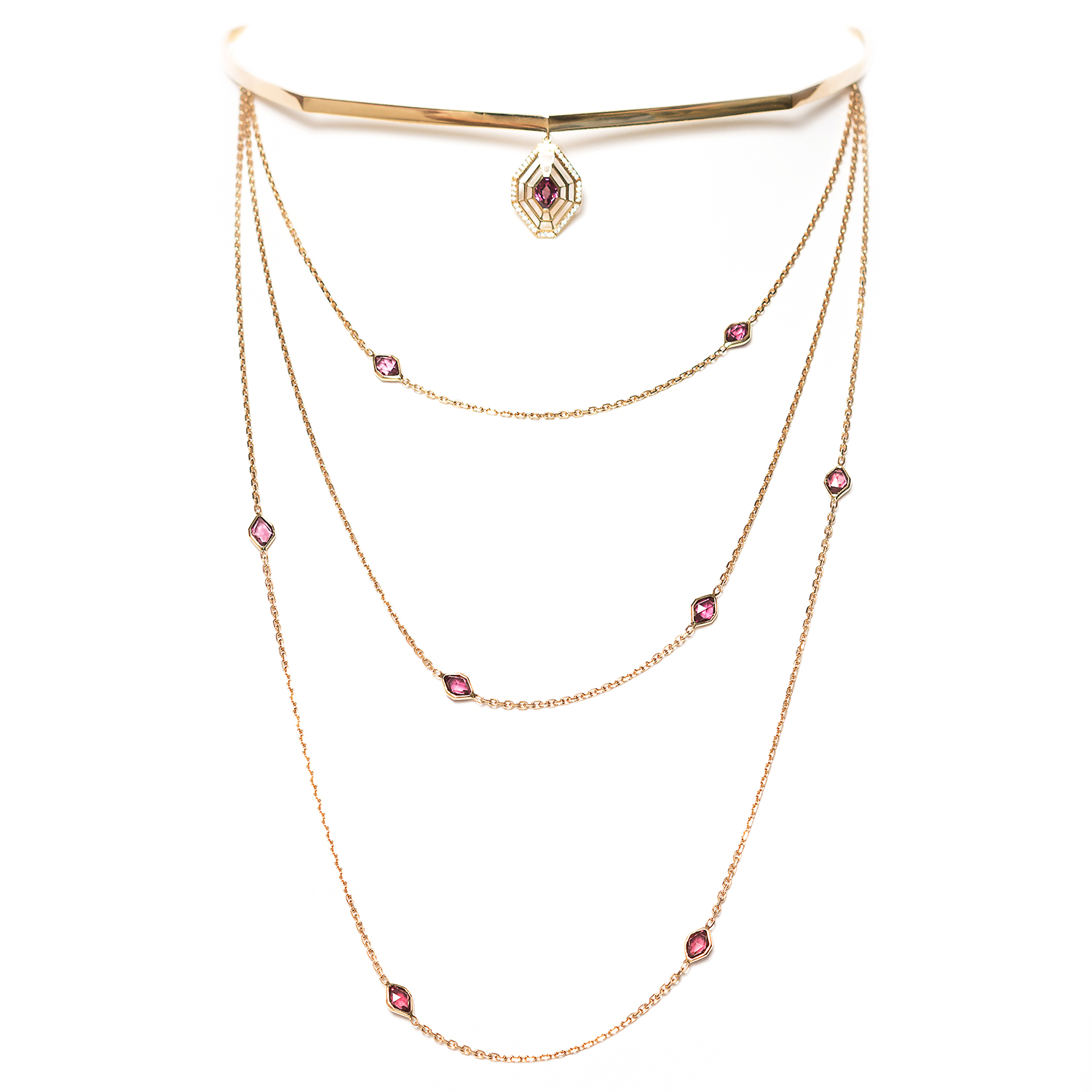 Enhance Your Style Of Dressing With Sautoir Necklaces