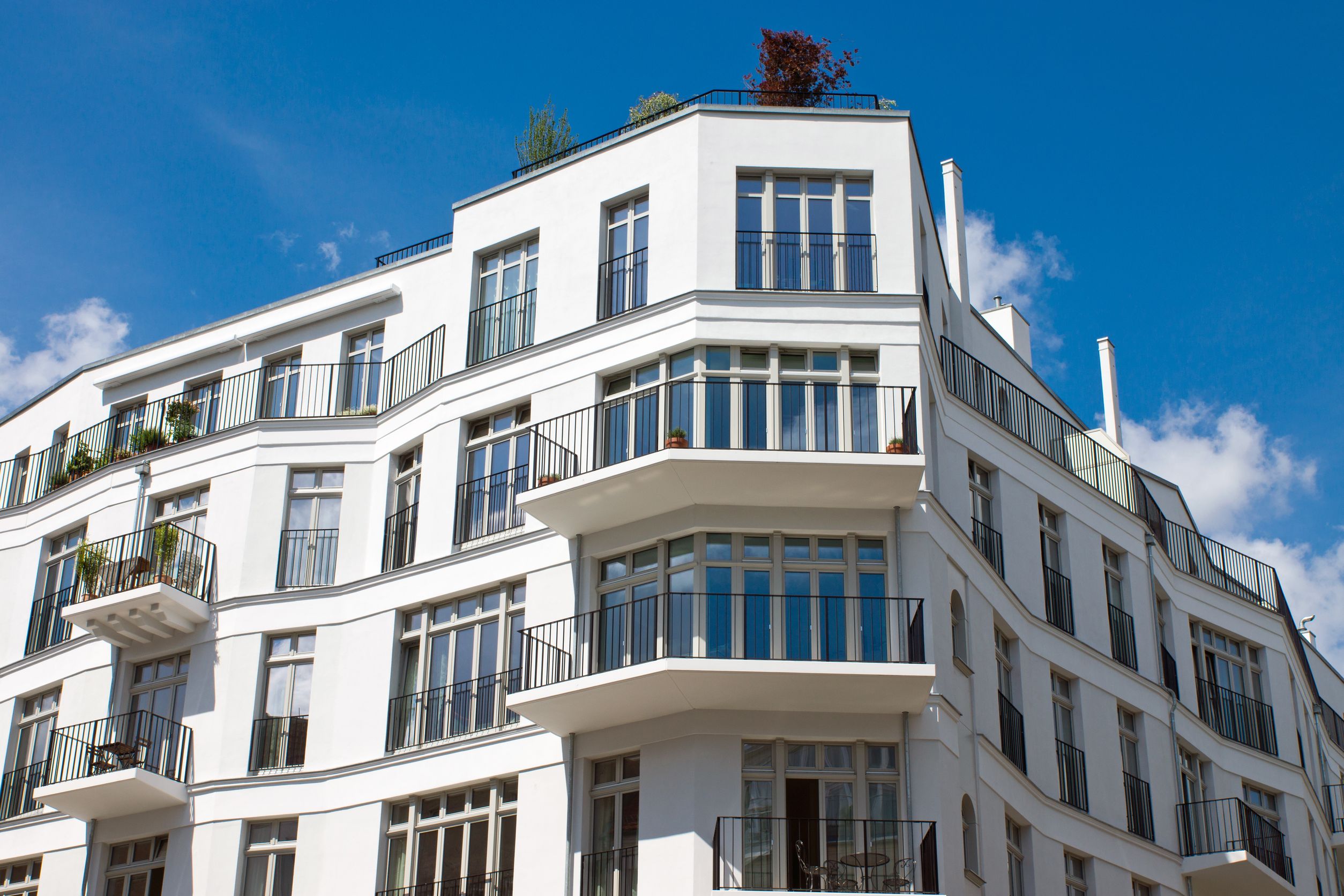 Book Your Apartments For Rent Near Lawrence With Hawker Apartments
