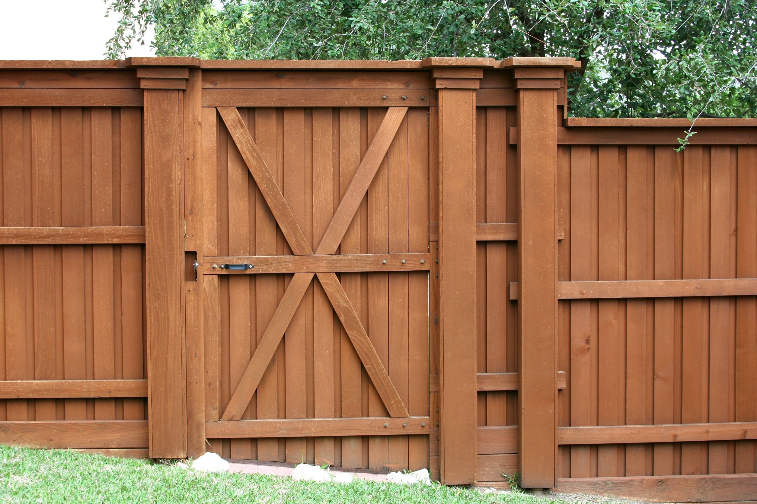 Contact Midwest Fence & Gate Company for Expert Residential Fencing Services near Ankeny IA